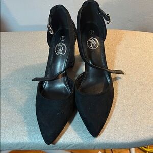 Trary Black Pointed Toe Heels